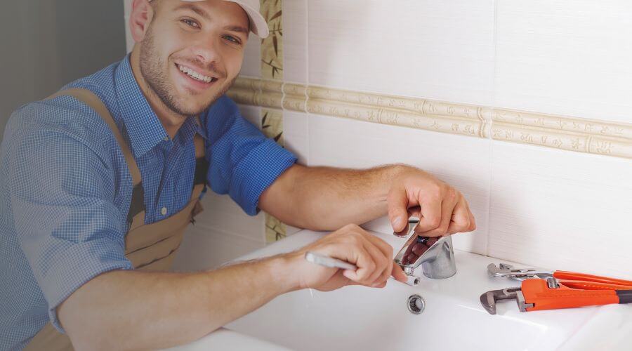 Professional clogged drains services in New Hampton, IA